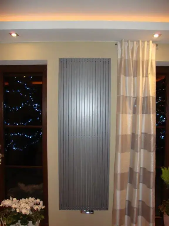 Grzejnik na ścianie